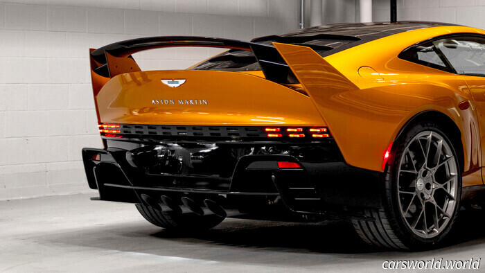Solo Hay Uno De Estos Aston Martins En Canadá | Carscoops